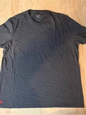 UNTUCKit Men's Crew Neck T-Shirt in Dark Gray